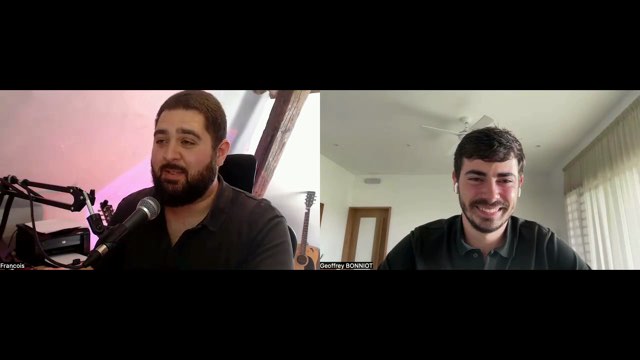 François en entretien vidéo avec Geoffrey, de Funnels Club, chacun depuis son bureau